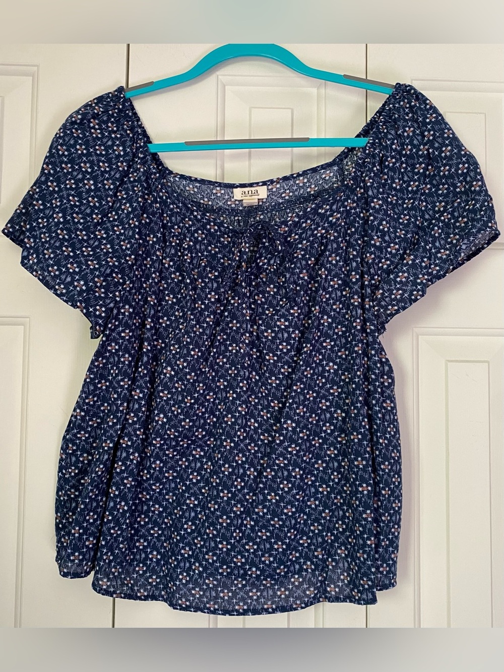 Size Large a.n.a. Blue Patterned Short-Sleeve Blouse